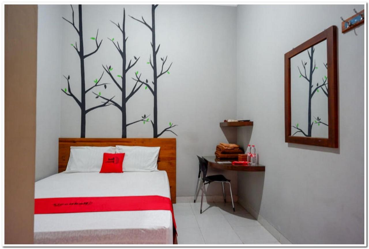 Hotel Reddoorz Near Jogja Expo Center 2 à Baturetno Extérieur photo